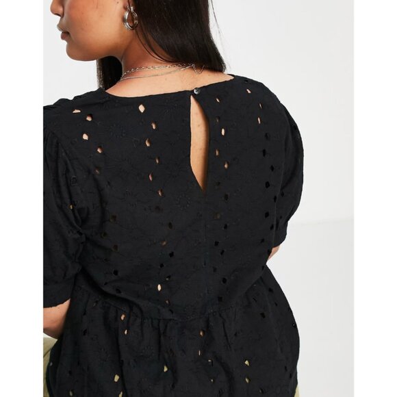 ASOS Design Curve Broderie Smock Top with Peplum Hem & Puff Sleeve in Black - Picture 4 of 13
